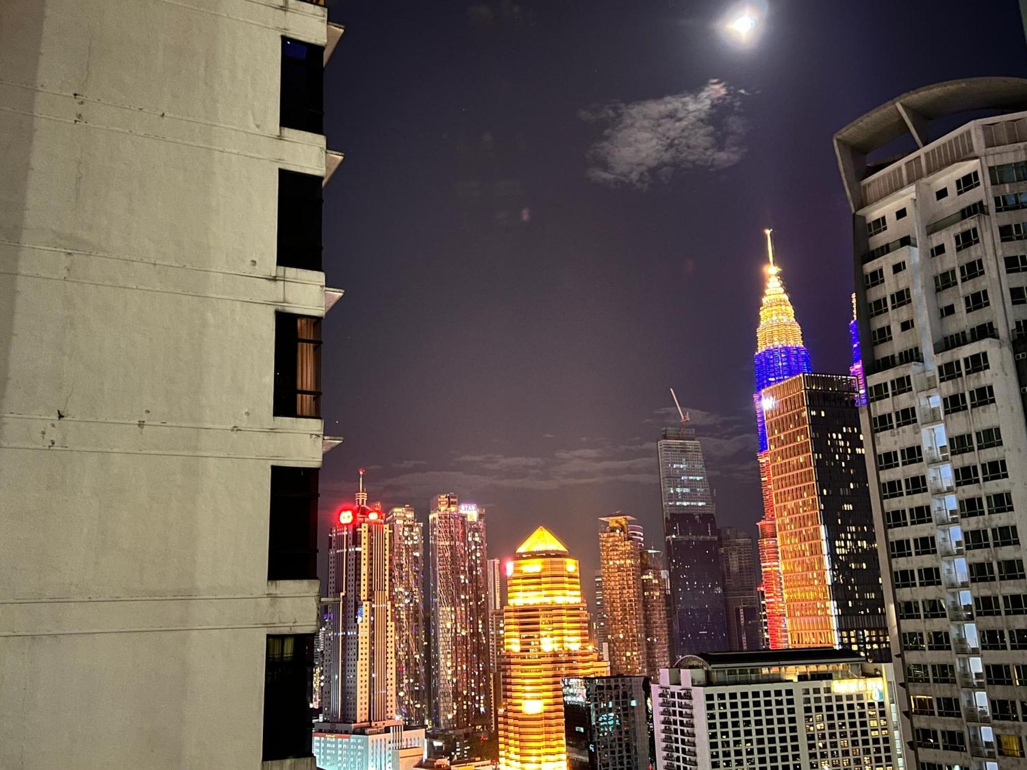 Mercu Summer Suites Klcc By Sweet Home Kuala Lumpur Luaran gambar